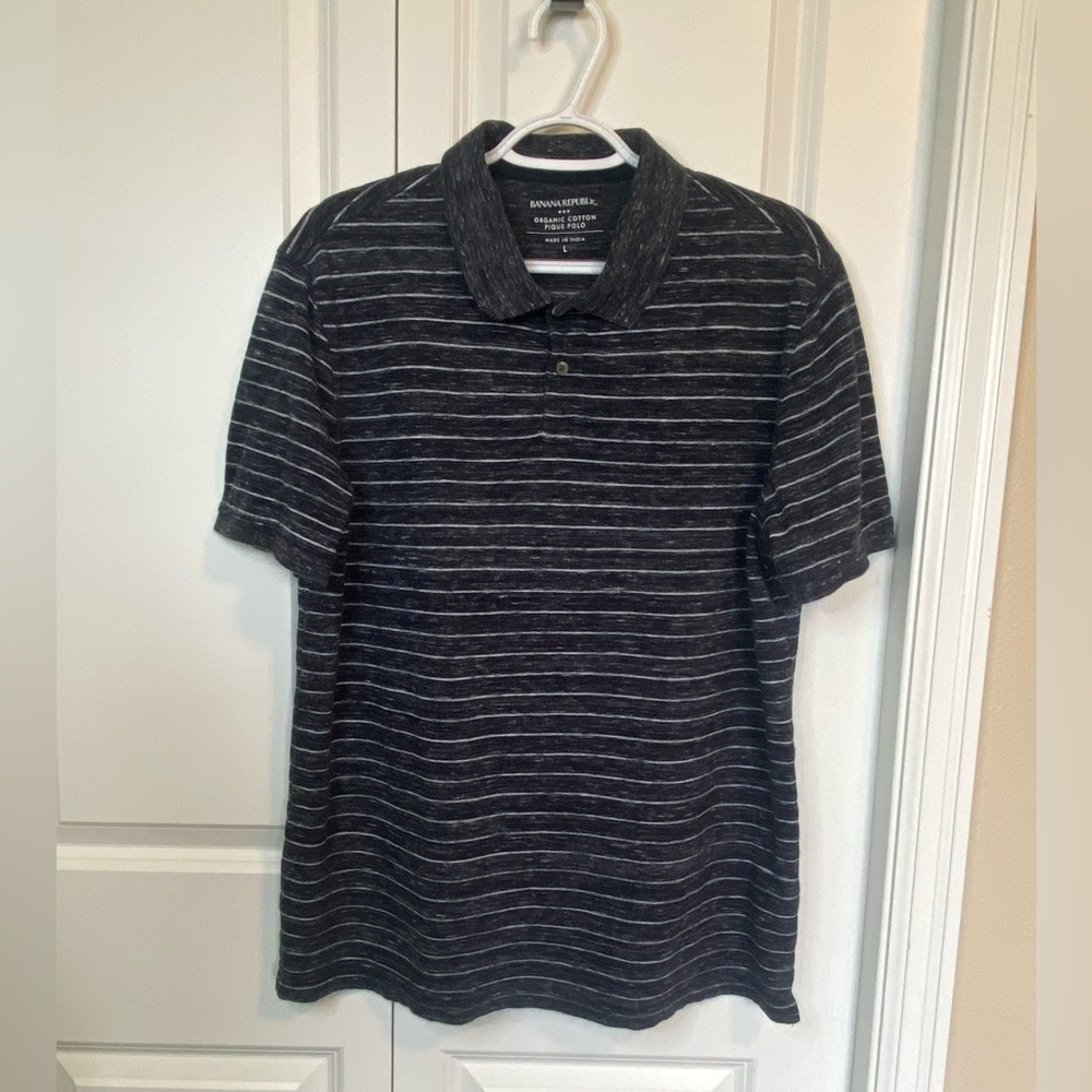 Banana Republic men’s pique polo in navy/white stripe, size large